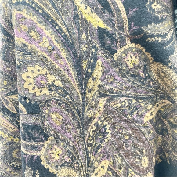 CPG Reversible Paisley to Black Wool Scarf with Rabbit Fur Trim Accent - Picture 5 of 9